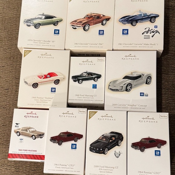 SET Hallmark Keepsake Classic Car Ornament Collection - Picture 1 of 1